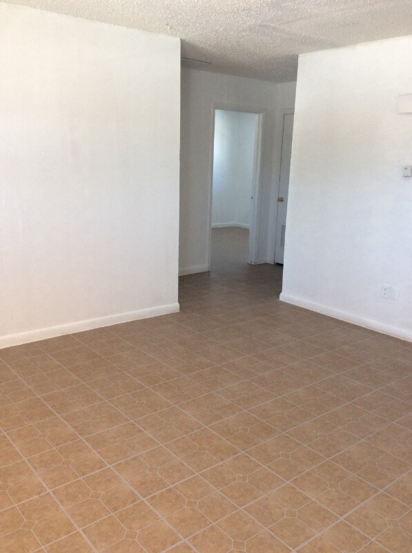 1213 S Maddox Ave, Dumas, TX 79029 Room for Rent in Dumas, TX