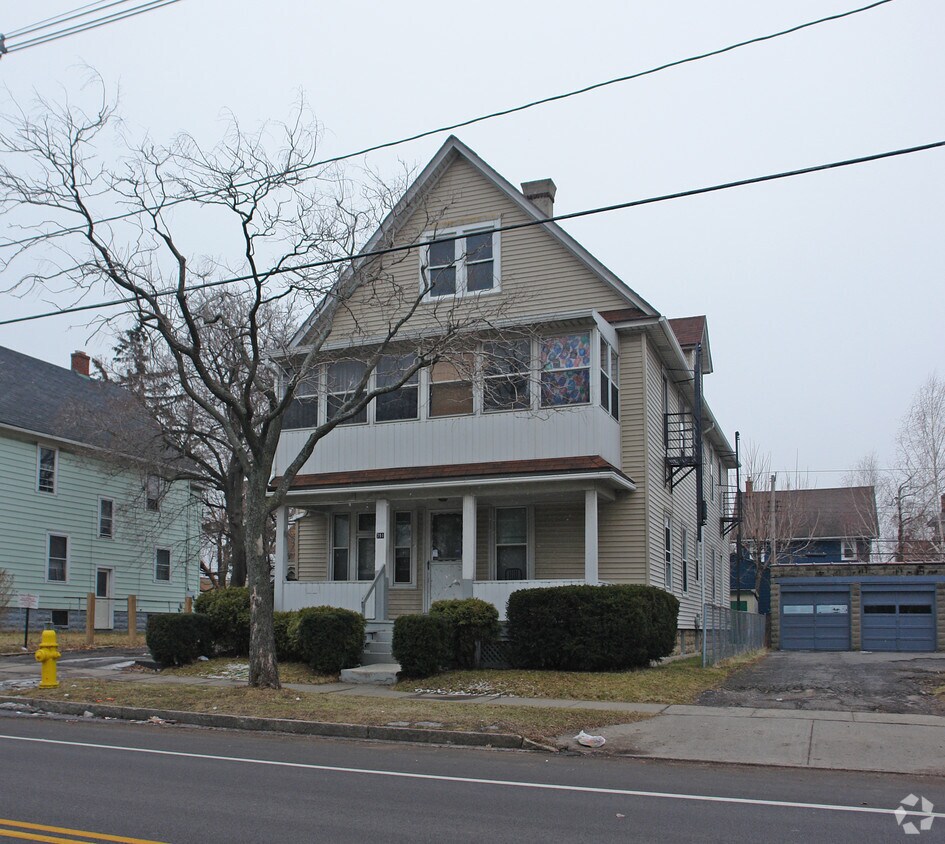 Building Photo - 791 Norton St