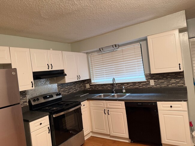 Photo - 3575 Oakvale Rd (Decatur, GA) Apartment