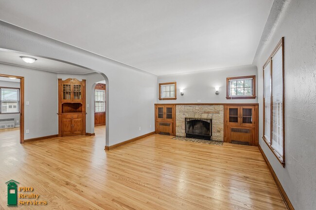 Building Photo - 3 Bedroom Home in St. Paul