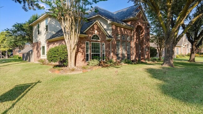 Building Photo - 15603 Twisting Springs Dr