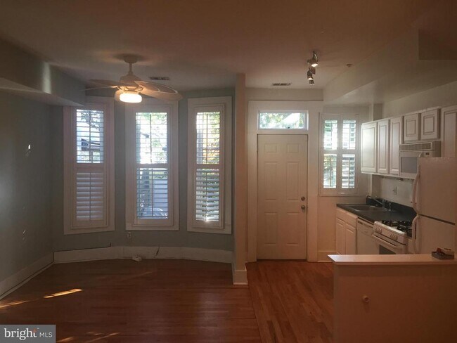 Foto del edificio - 1525 C St SE