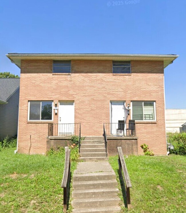 Building Photo - 2349 Linden Ave