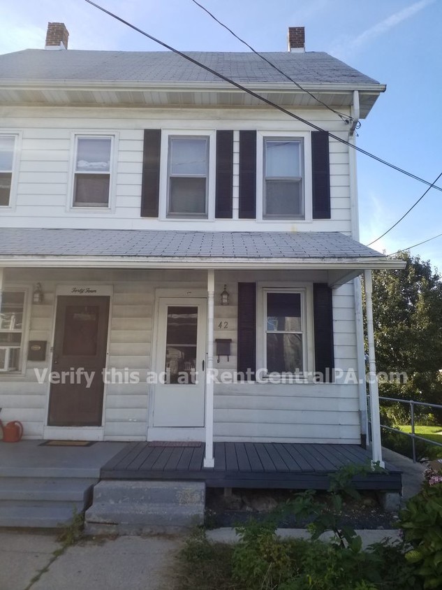 Primary Photo - 42 S Miller St