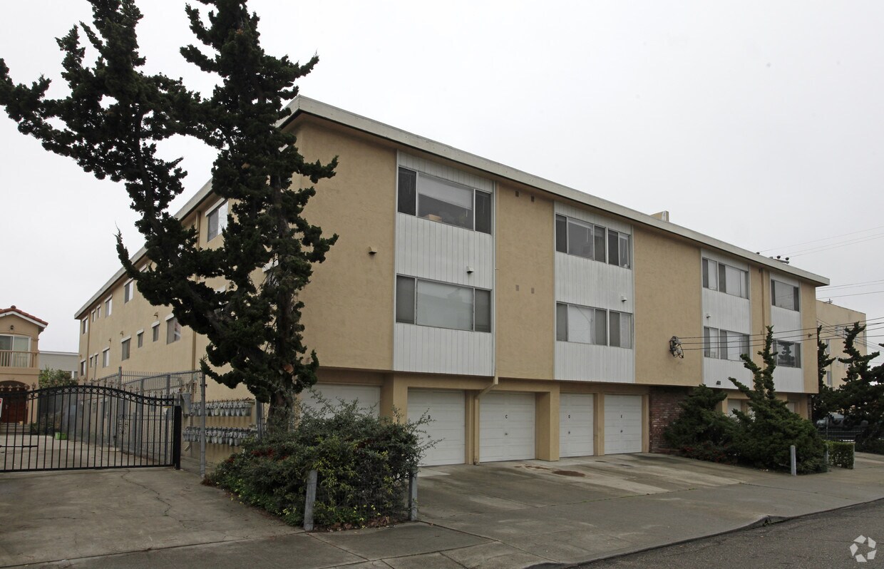 Foto del edificio - Stanley Court Apartments
