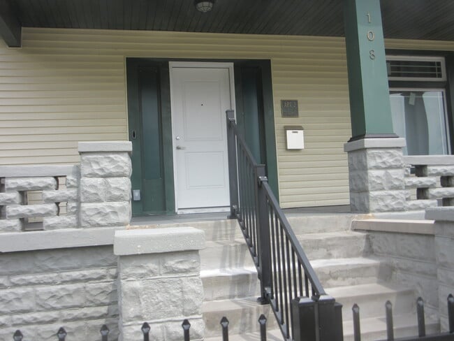 Building Photo - 108 W Columbia Ave