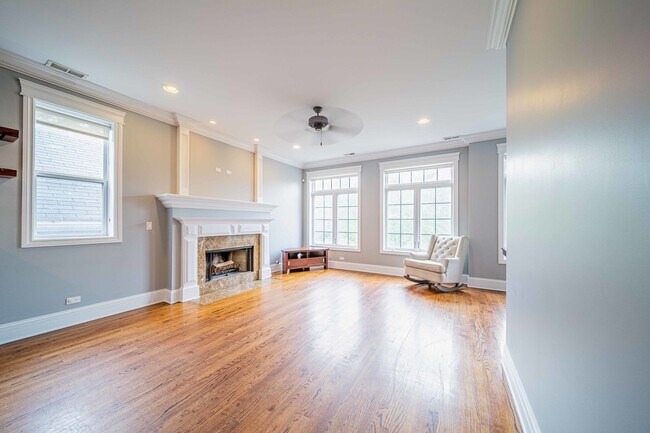 Building Photo - 1644 W Cullerton St