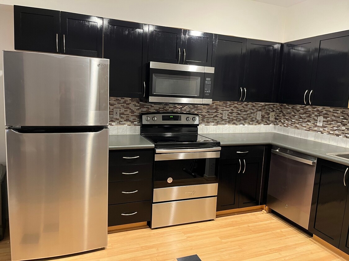 118 107th Ave NE Unit B201, Bellevue, WA 98004 Condo for Rent in