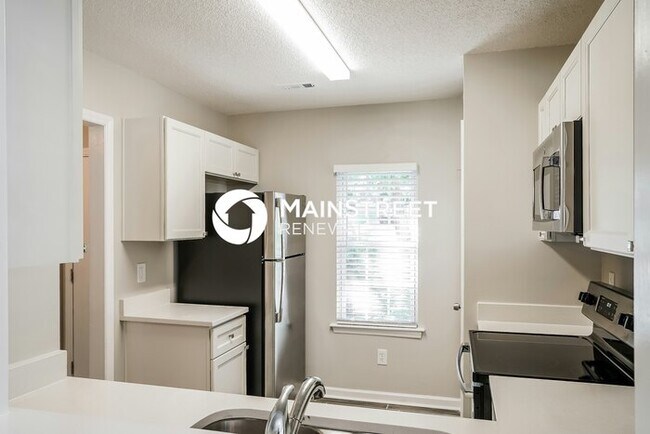 Building Photo - 3 Bedroom Pet-Friendly Home in Durham, NC with Main Street Renewal