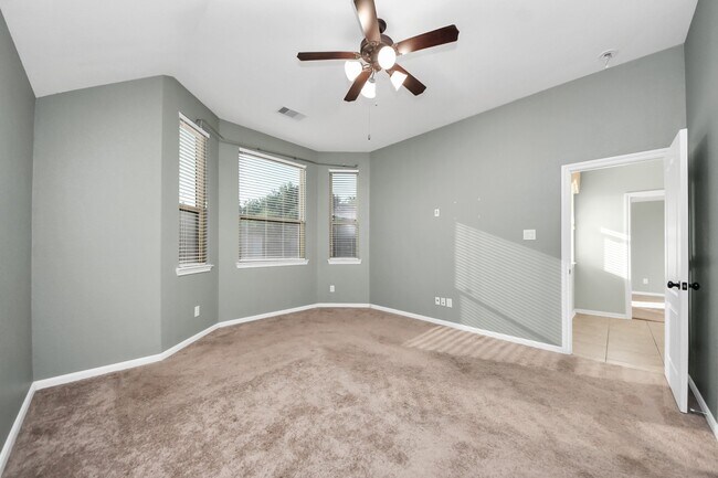 Foto del edificio - 2402 Village Lakes Dr