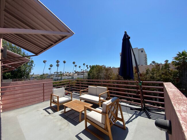 TERRAZA PRIVADA - 2110 Main St