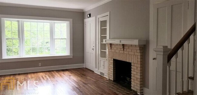 Building Photo - 3644 Kingsboro Rd NE