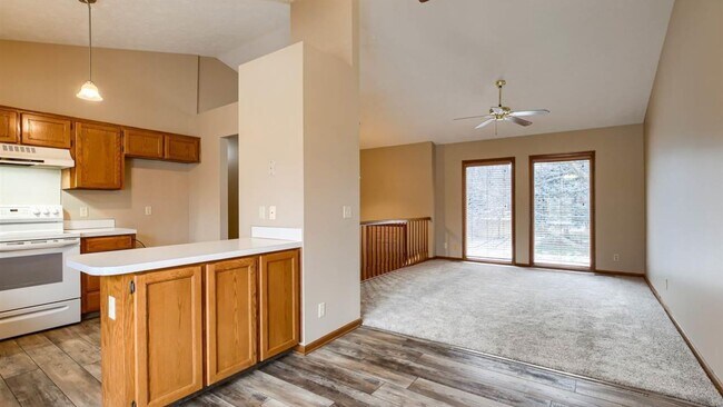 Building Photo - 1112 Overland Trail