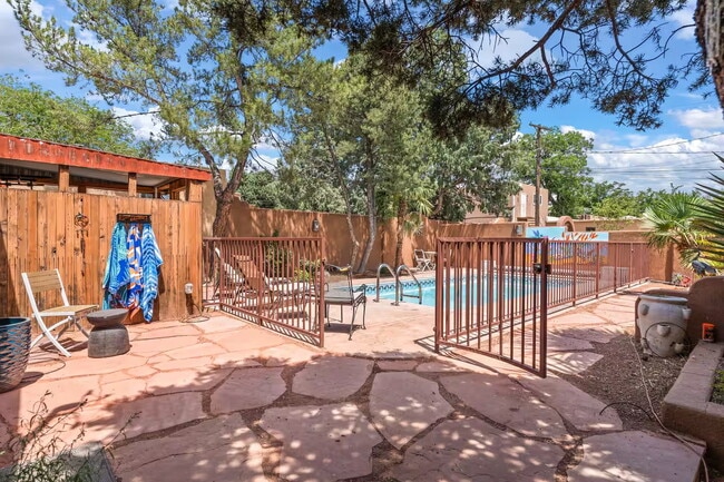 Foto del edificio - 438 Richmond Pl NE