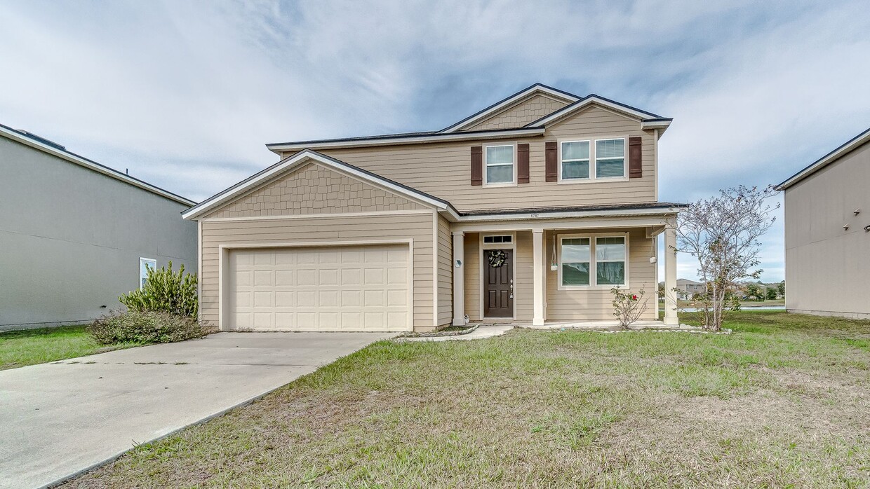 Foto principal - 5 bedroom, 2.5 bath home at Village of Wes...