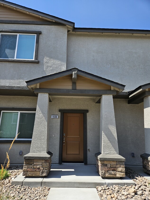 Foto principal - 1606 Icelandic Wy