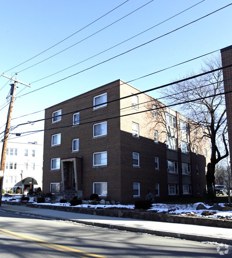 Foto principal - 457-485 Pleasant St