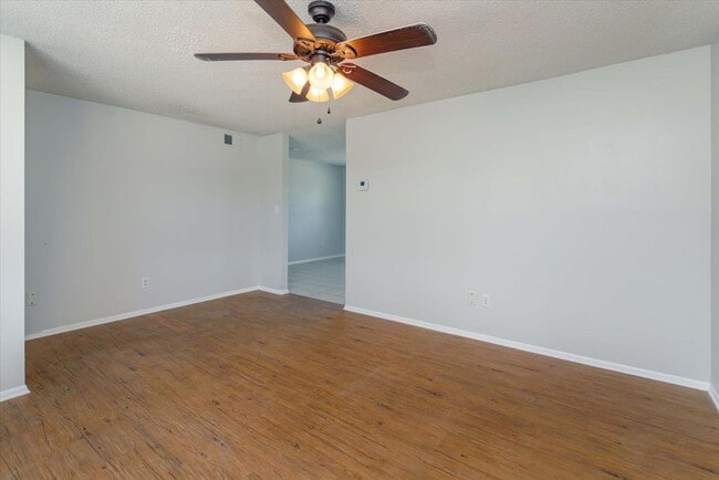 Building Photo - Charming 3-Bedroom Single-Family Home with Large Yard in Sanford — $1,697/month