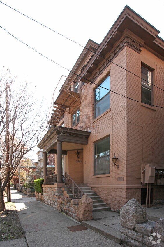Building Photo - 316 W Lee St