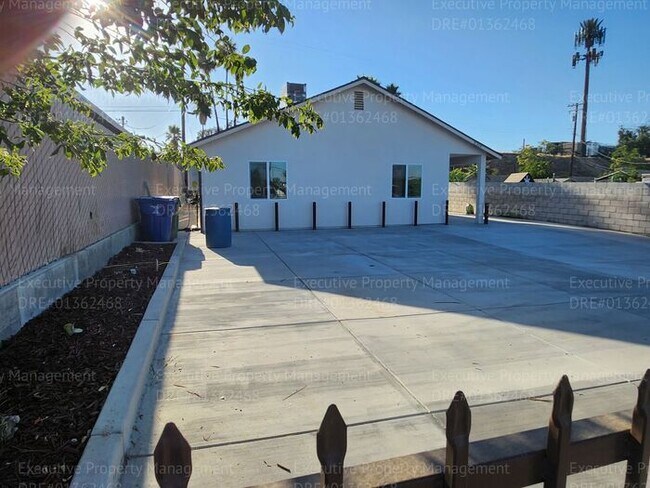 Building Photo - New constructed 3 bedroom/ 2 bathroom home