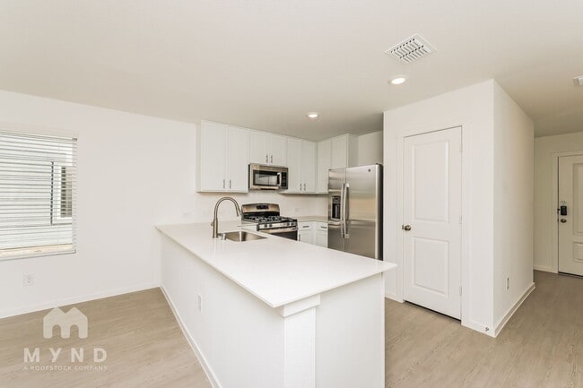 Building Photo - 2704 Mistwood Dr