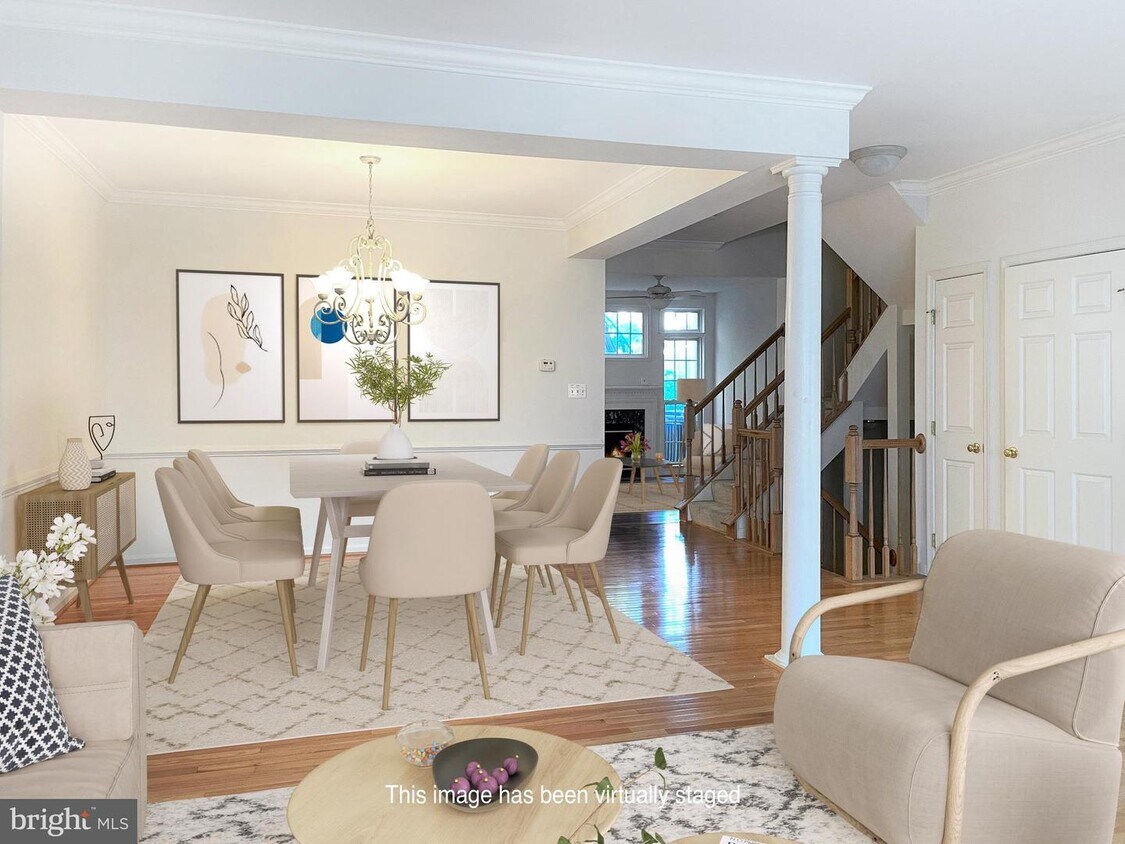 Primary Photo - 2757 Manhattan Pl