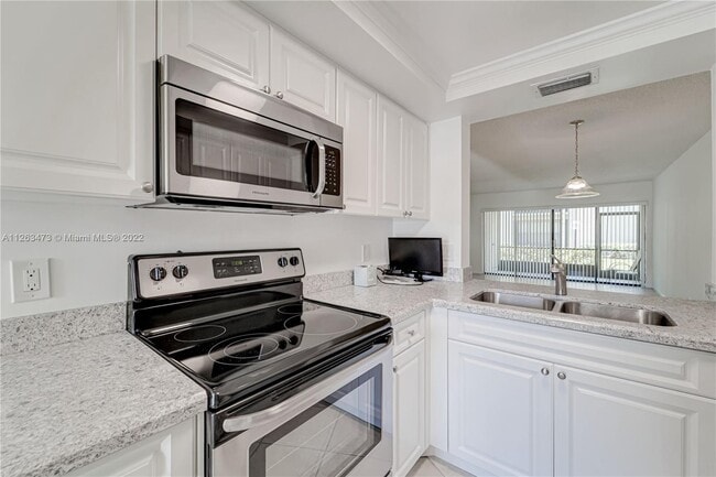 Building Photo - 2019 SW 15th St