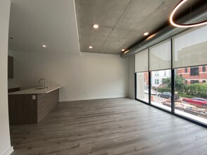 Building Photo - 1120 W Patterson Ave