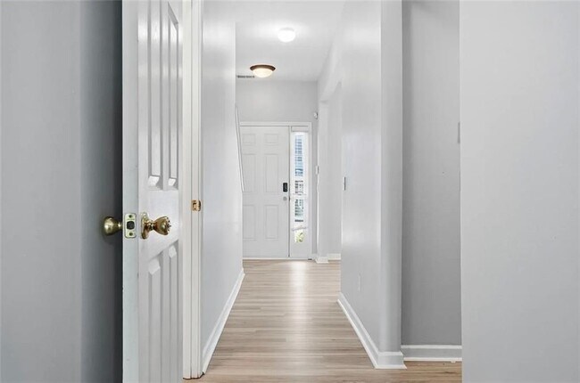Foto del edificio - 585 McWilliams Rd SE