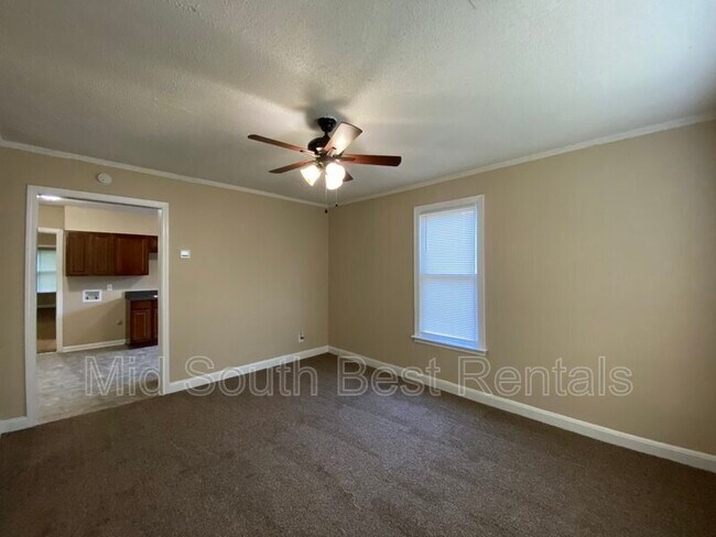 Photo - 3577 Bowen Ave Apartment