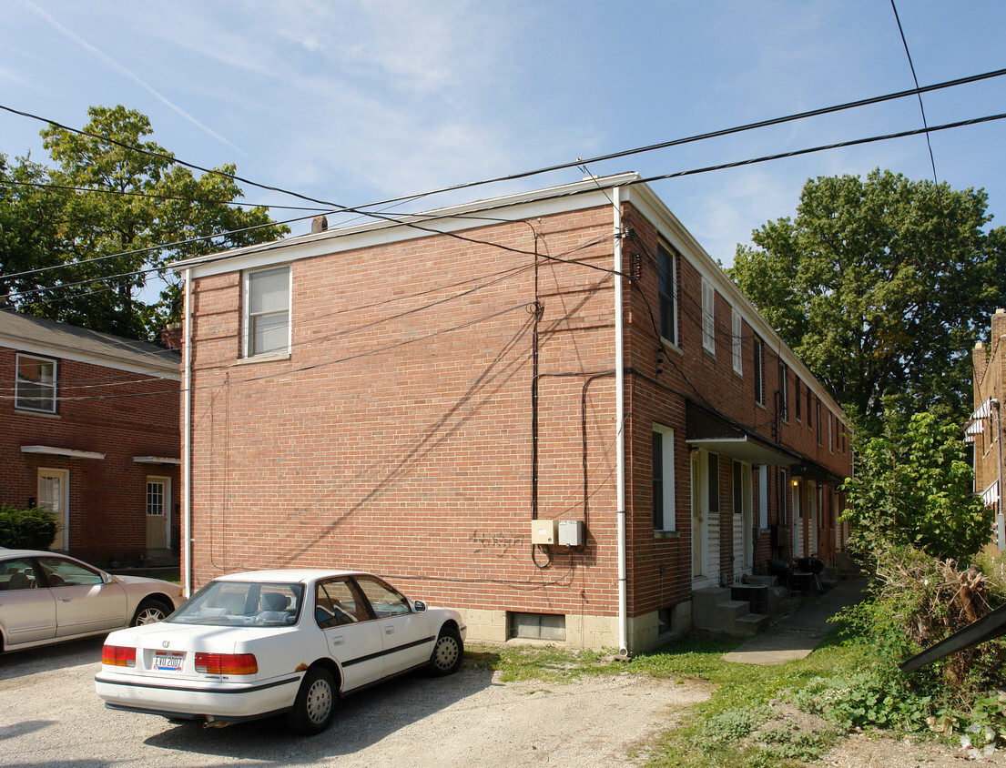 Building Photo - 2360 Glenmawr Ave