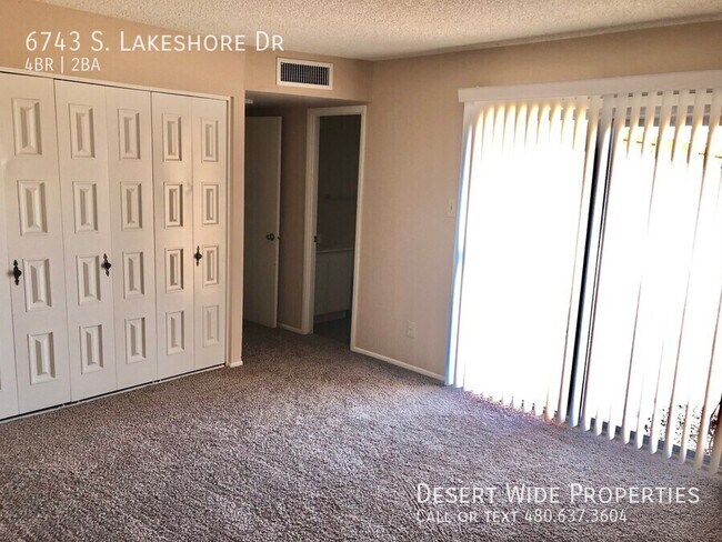 Foto del edificio - 6743 S Lakeshore Dr