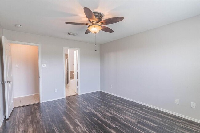 Foto del edificio - 3918 Ridge Canyon Rd