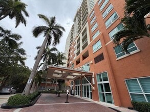 Building Photo - 2000 N Bayshore Dr