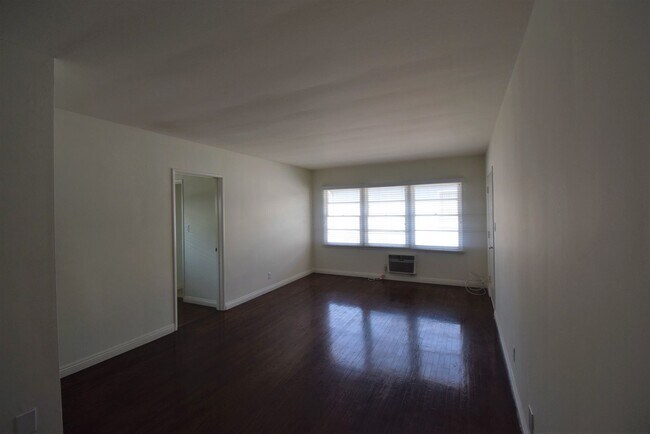 Foto del edificio - 11041 Moorpark St