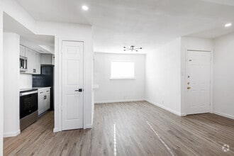 1BR, 1BA _ 724SF - Anderson Square Gardens