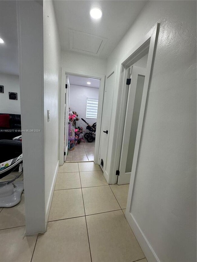 Foto del edificio - Gorgeous and Spacious 3-Beds and 1-Bath av...