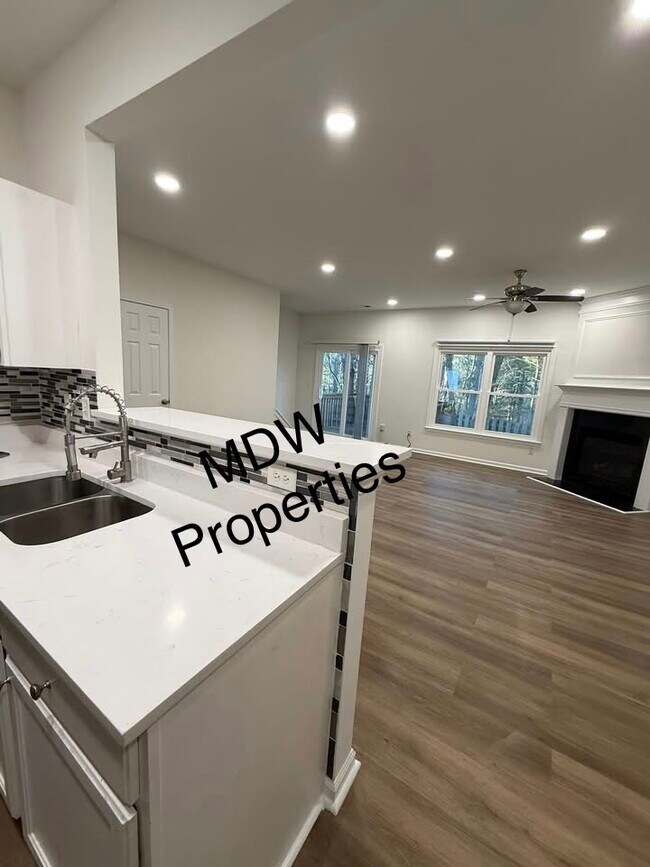 Building Photo - 406 Parc River Blvd