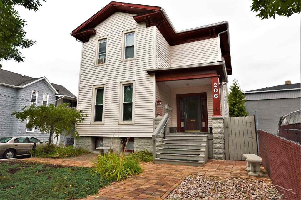206 S Walnut St, Bay City, MI 48706 House Rental in Bay City, MI