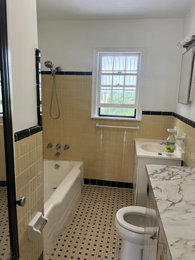 Foto del edificio - 1260 NE 115th St