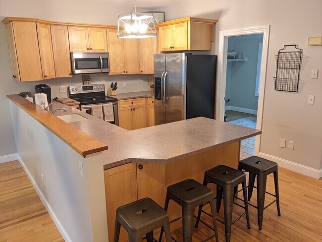 Foto del edificio - 1465 E Lakeshore Dr