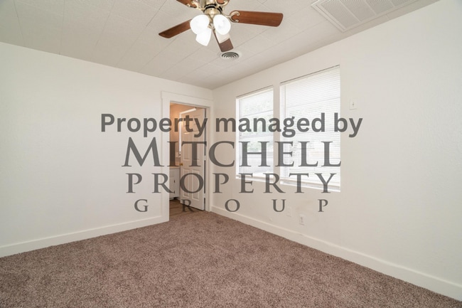 Building Photo - Welcome to 4106 S. Jackson! This beautiful...
