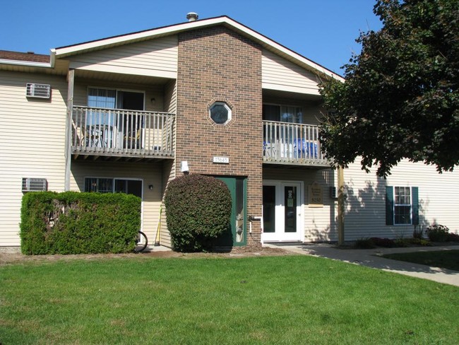 Whispering Pines Apartments Holland Mi