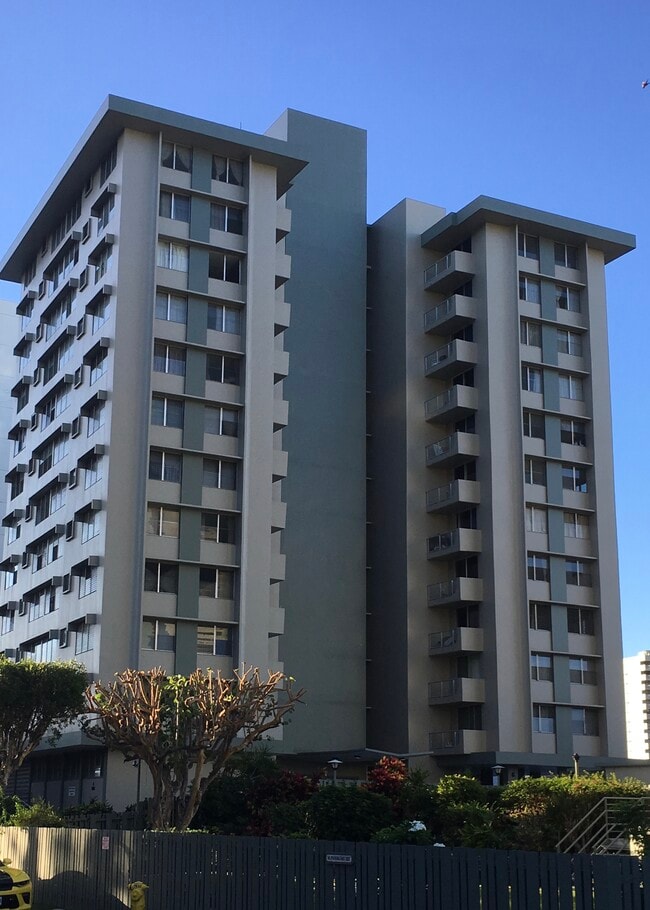 Building Photo - 2651 Kuilei St