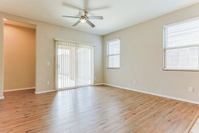 Foto del edificio - 42087 W Balsa Dr