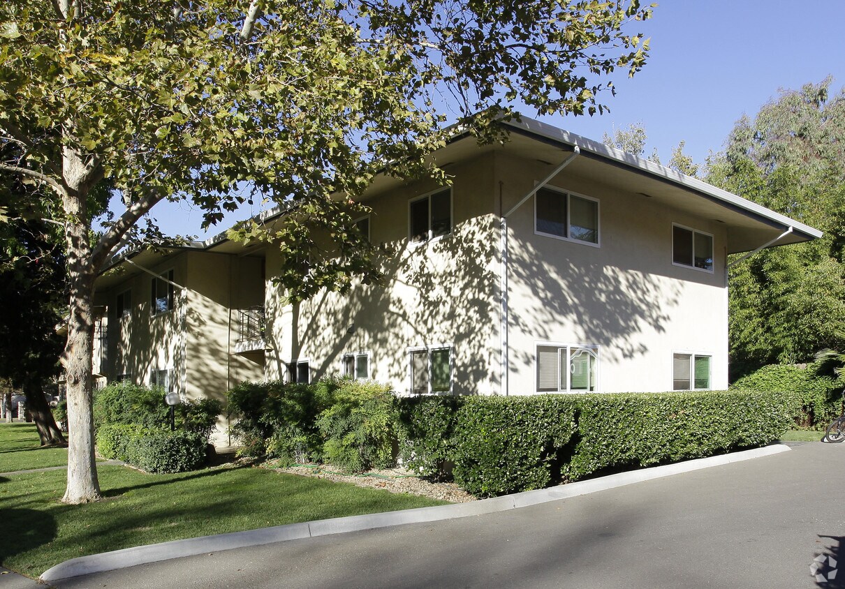 Primary Photo - 720 D Street