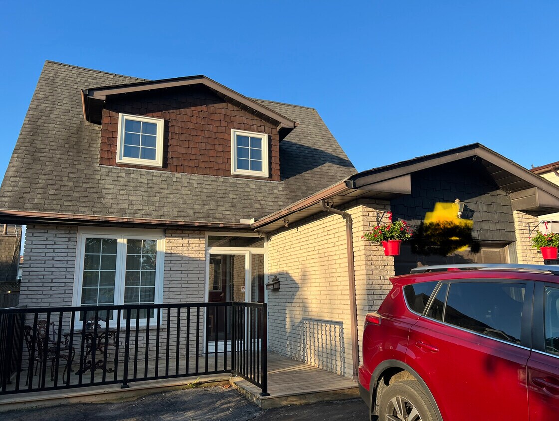 Photo principale - 533 Creekview Cir