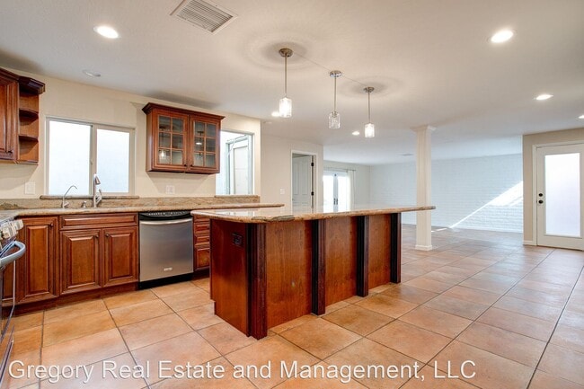 Building Photo - 2 br, 2 bath House - 4308 N. 79th Street