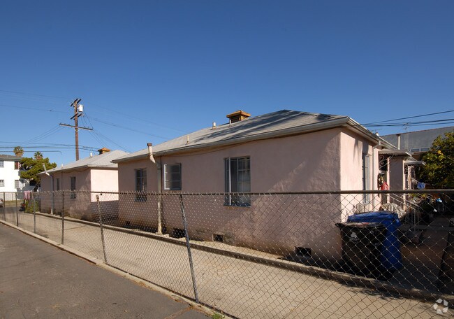 Foto del edificio - 4236 Burns Ave