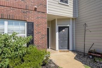 Building Photo - Leawood Living! Maintenance free condo in ...
